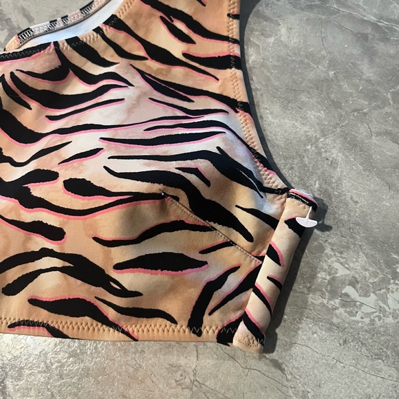 Victoria’s Secret Ssim Top - Picture 2 of 5